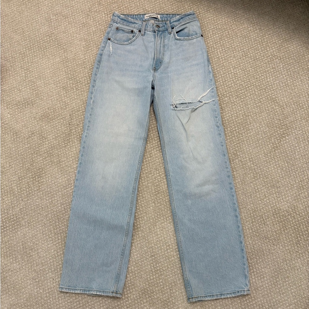 Abercrombie Curve Love 90’s Relaxed High Rise Jeans